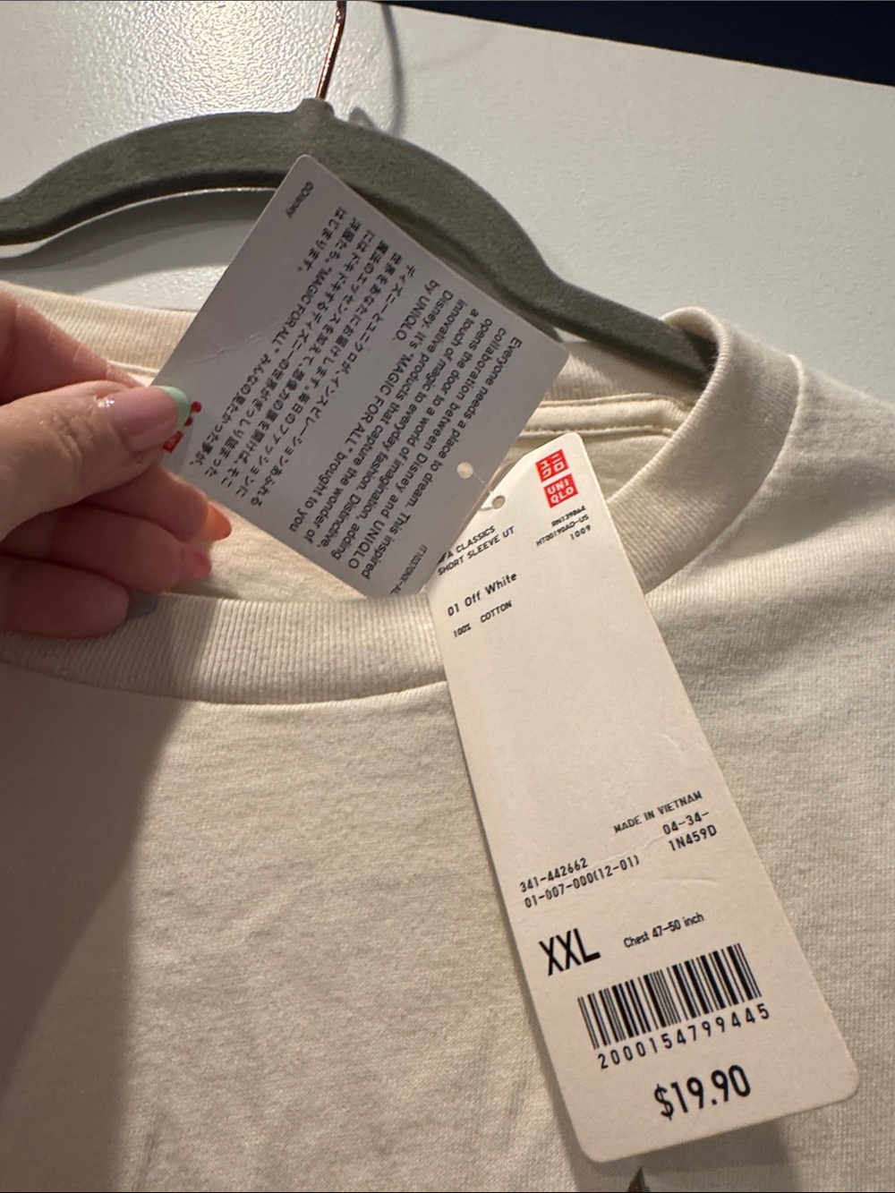 NWT!  Uniqlo x Disney Mickey Mouse botanical floral graphic t-shirt in size XXL - Picture 4 of 8